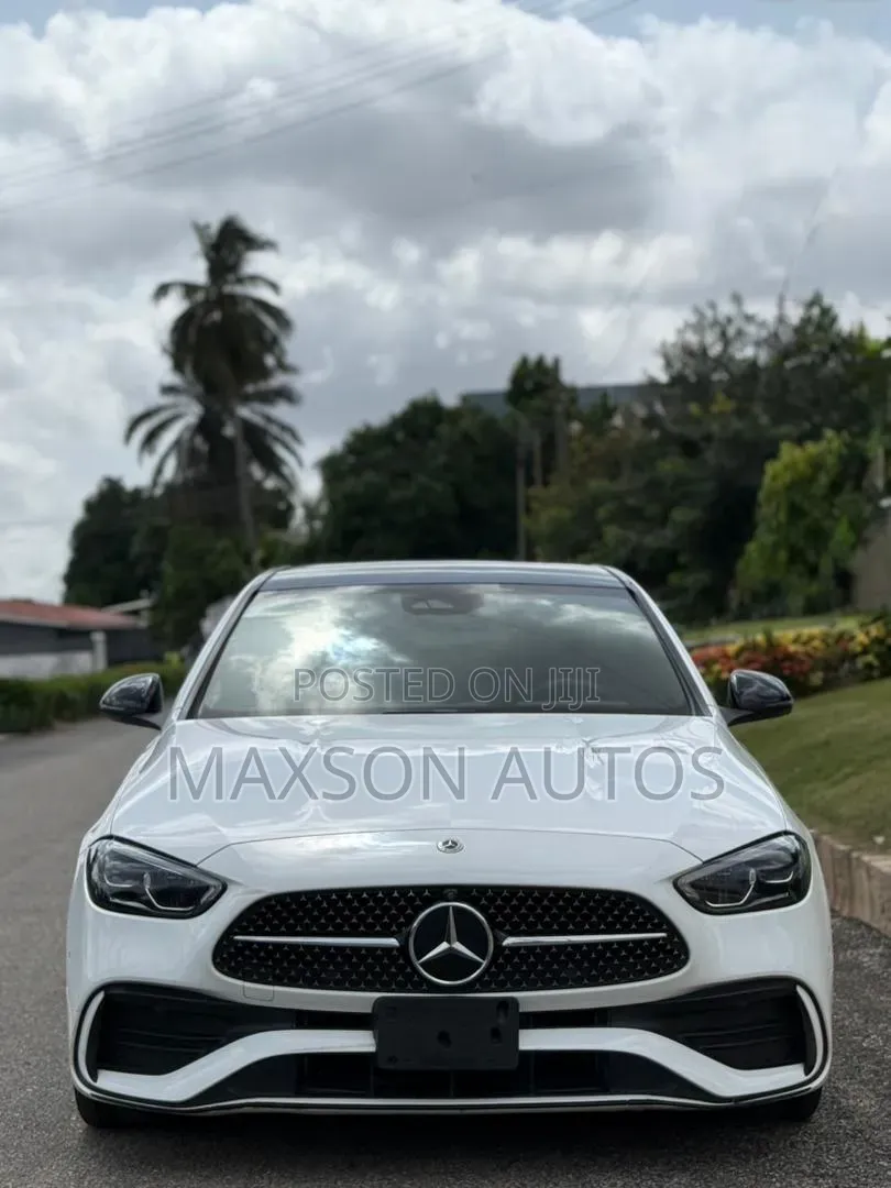 Mercedes-Benz C300 2023 White
