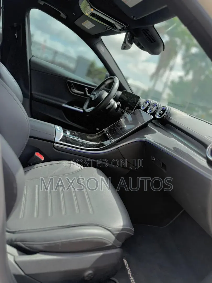 Mercedes-Benz C300 2023 White