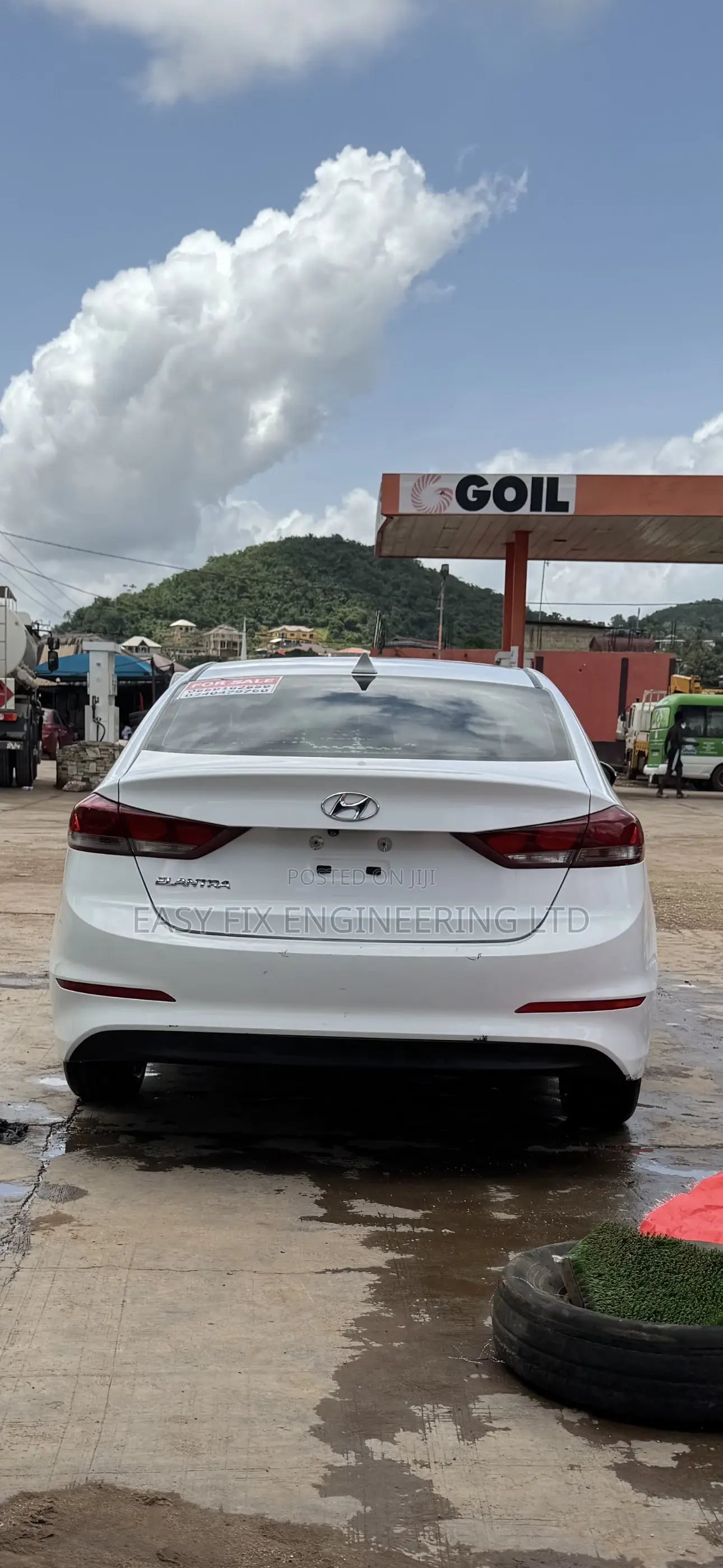Hyundai Elantra SE Sedan FWD (2.0L 4cyl 6M) 2017 White