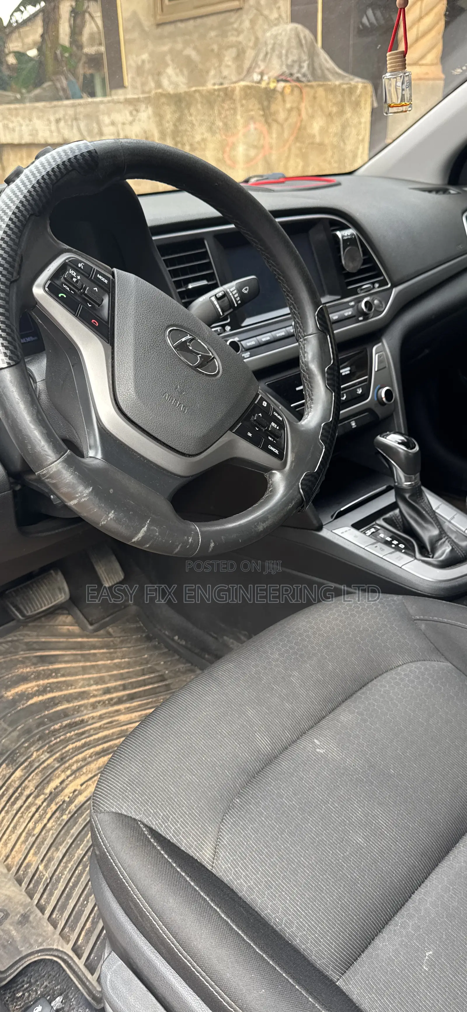 Hyundai Elantra SE Sedan FWD (2.0L 4cyl 6M) 2017 White