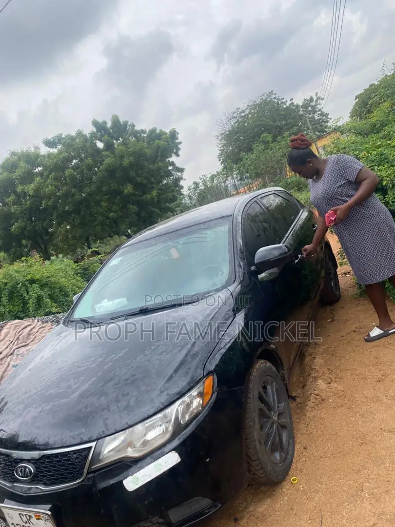 Kia Forte EX Hatchback 2012 Black