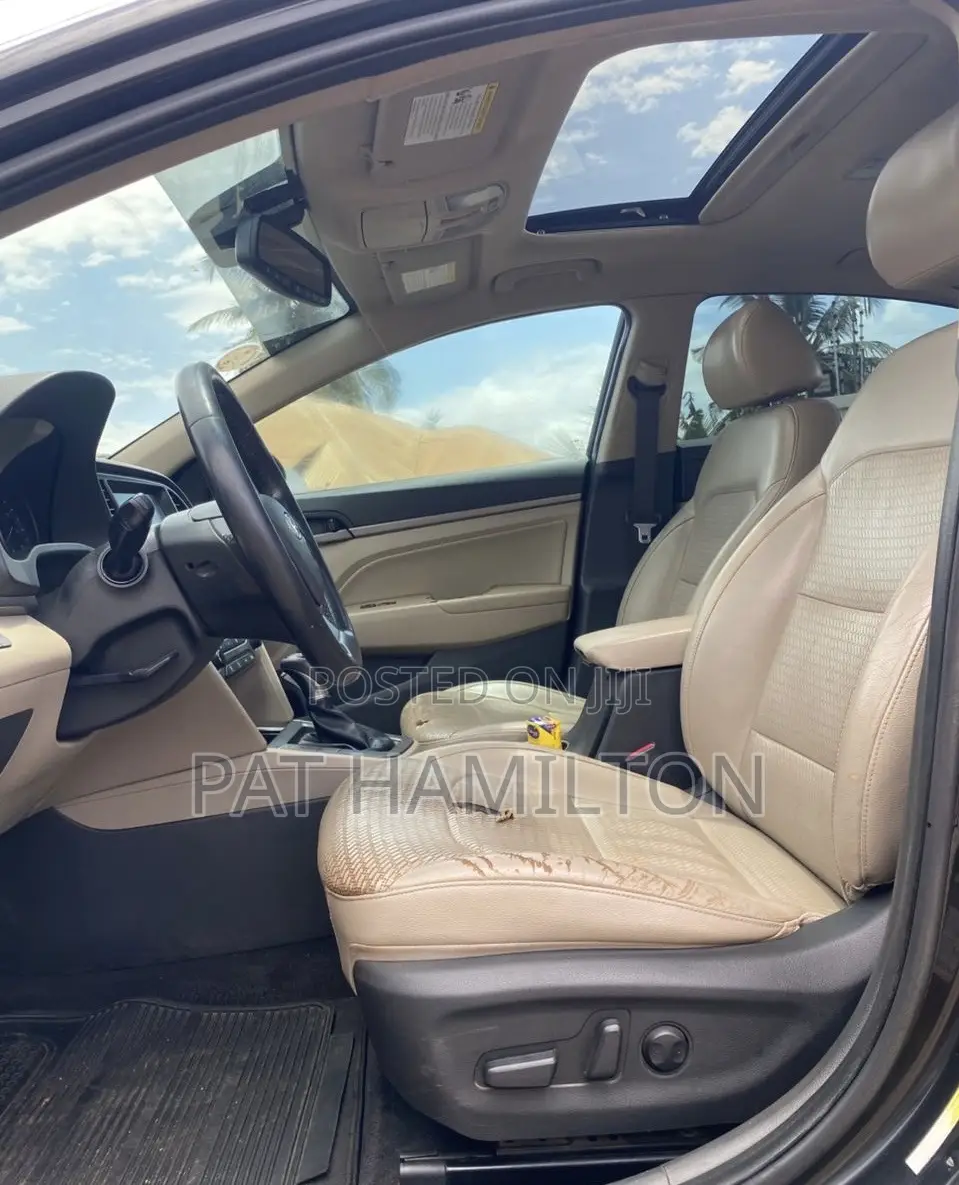 Hyundai Elantra 2017 Black