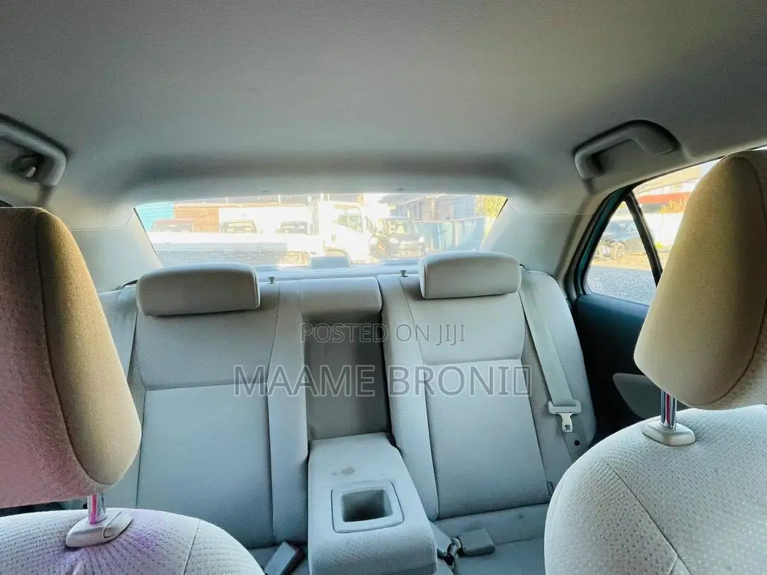 Toyota Belta 2011 Silver