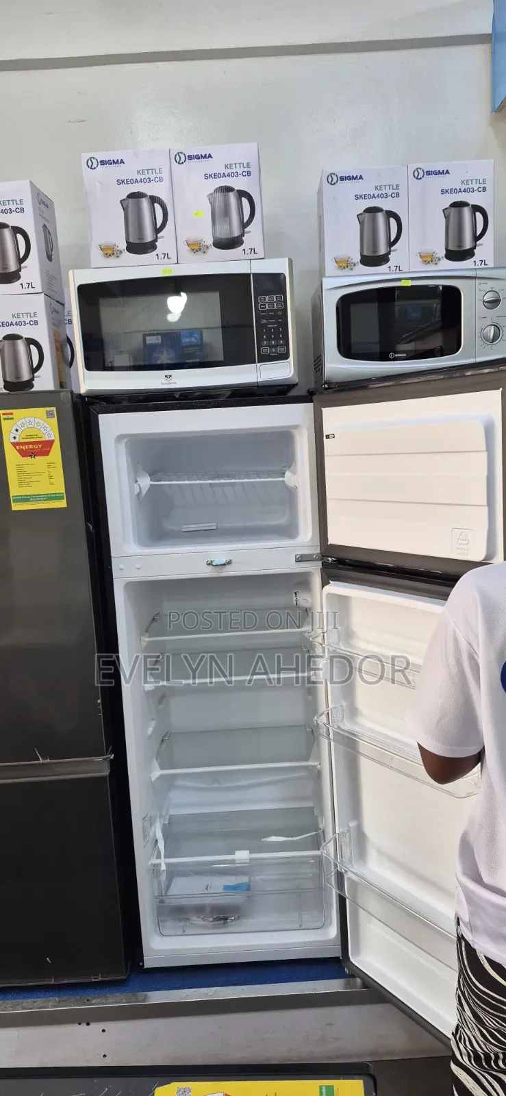 Quality Midea Top Freezer 204litres Double Door.Fridge for Sale