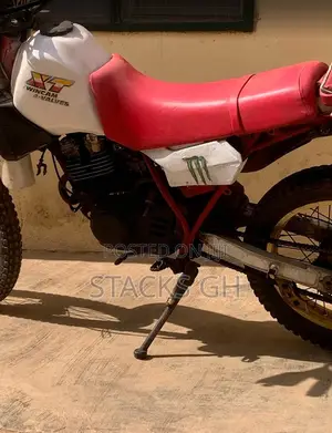 Yamaha 2005 Red