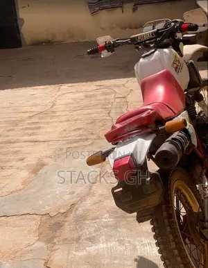 Yamaha 2005 Red
