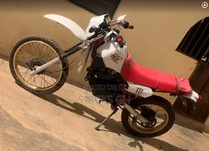 Yamaha 2005 Red