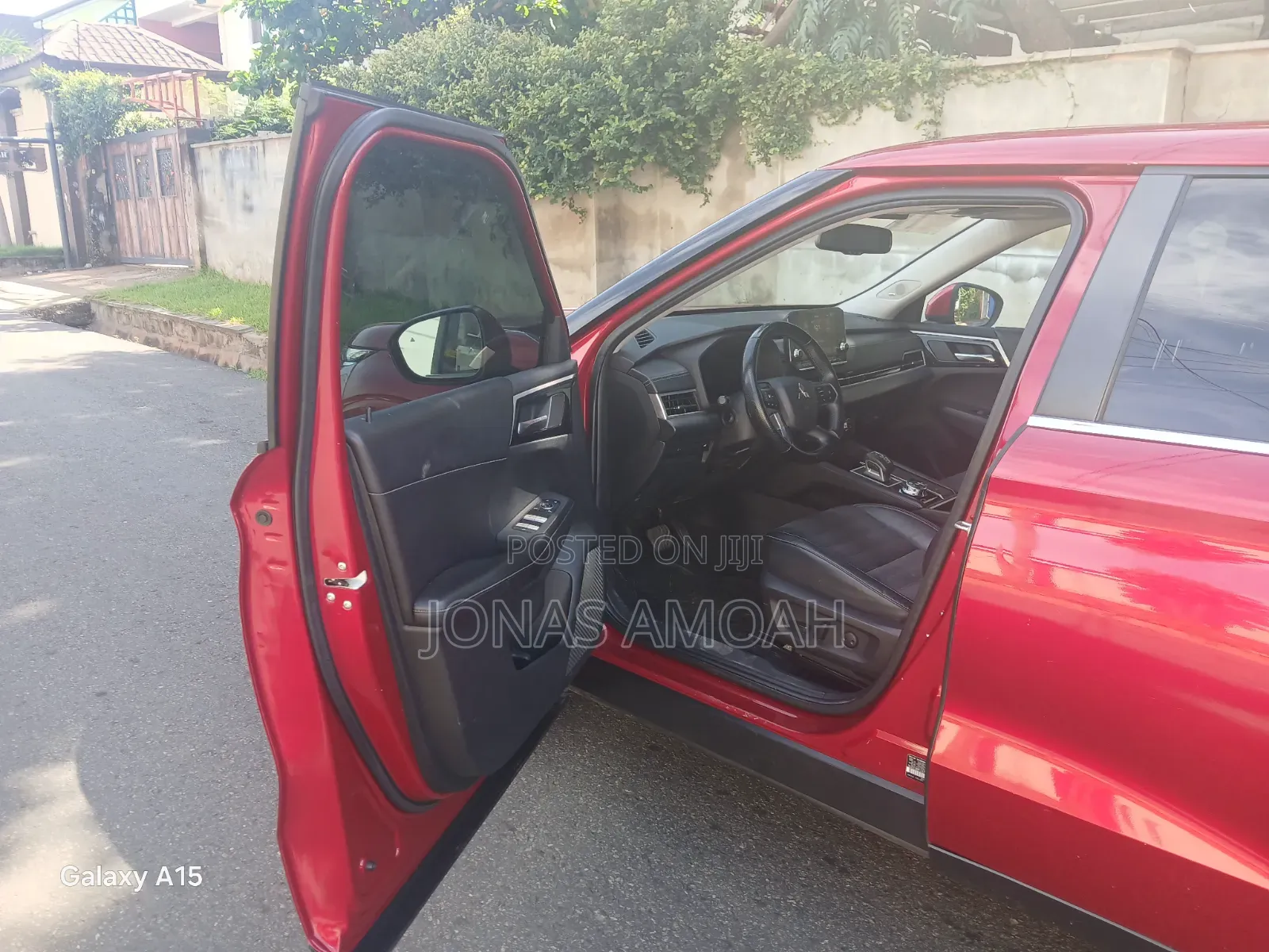 Mitsubishi Outlander SE 2022 Red