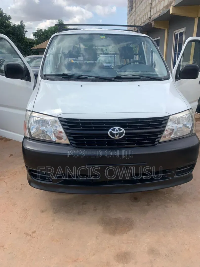 Toyota HiAce 2011 White