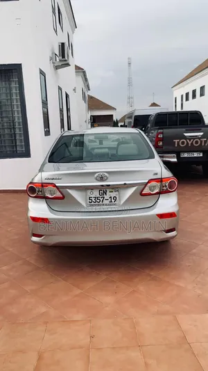 Toyota Corolla LE 4dr Sedan (1.8L 4cyl 4A) 2010 Gray