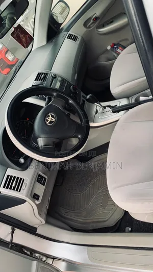 Toyota Corolla LE 4dr Sedan (1.8L 4cyl 4A) 2010 Gray