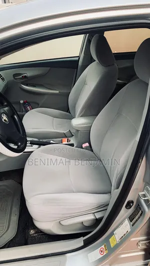 Toyota Corolla LE 4dr Sedan (1.8L 4cyl 4A) 2010 Gray