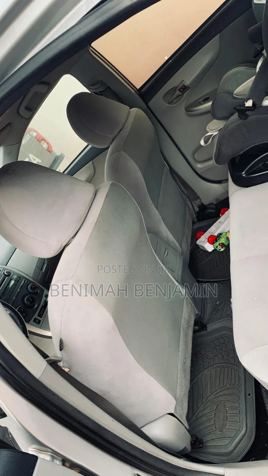 Toyota Corolla LE 4dr Sedan (1.8L 4cyl 4A) 2010 Gray