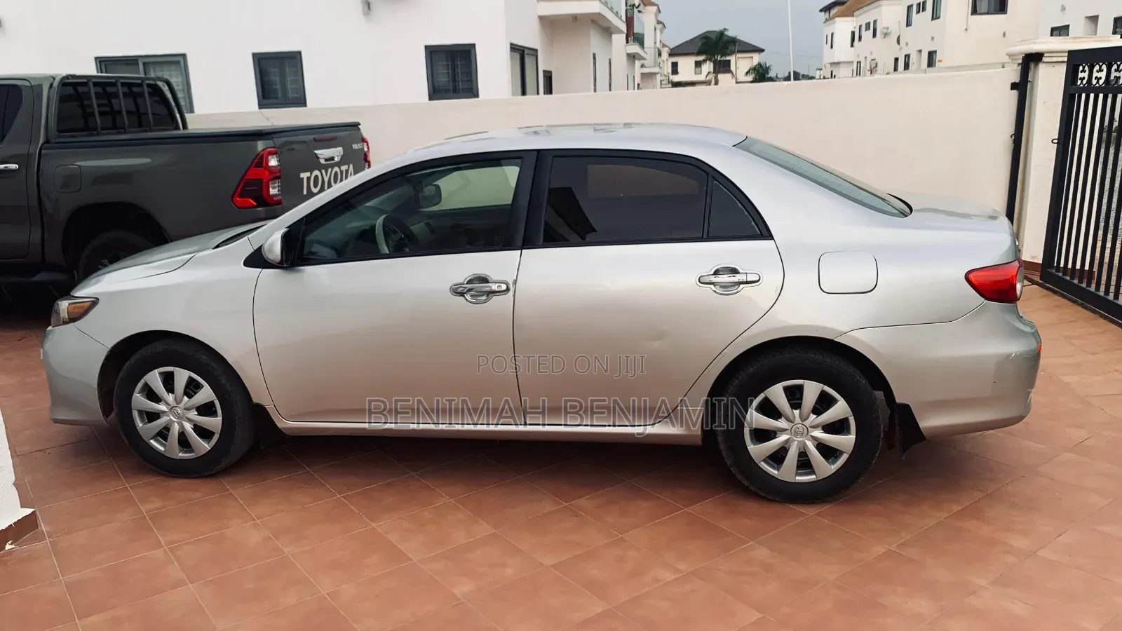 Toyota Corolla LE 4dr Sedan (1.8L 4cyl 4A) 2010 Gray