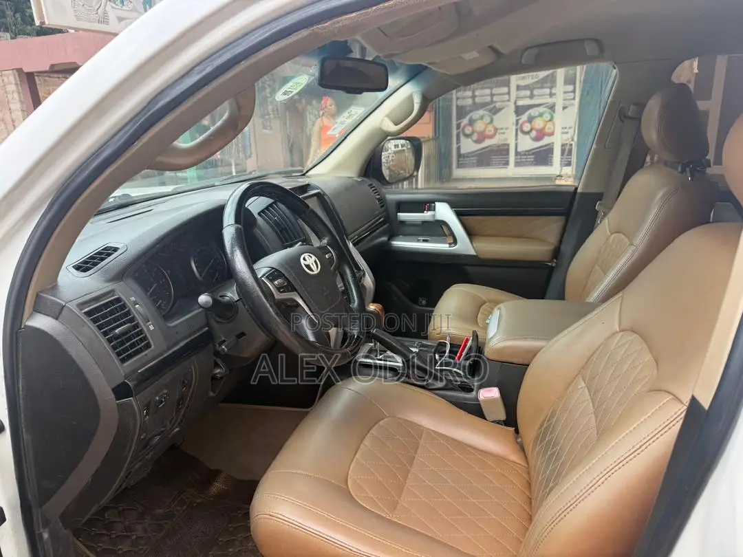 Toyota Land Cruiser 4.0 V6 GX-R 2012 White