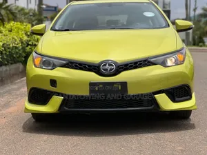 Scion iM Base 2016 Yellow