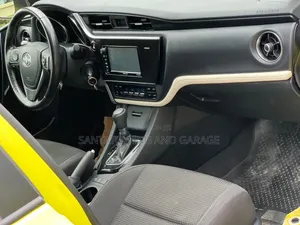 Scion iM Base 2016 Yellow