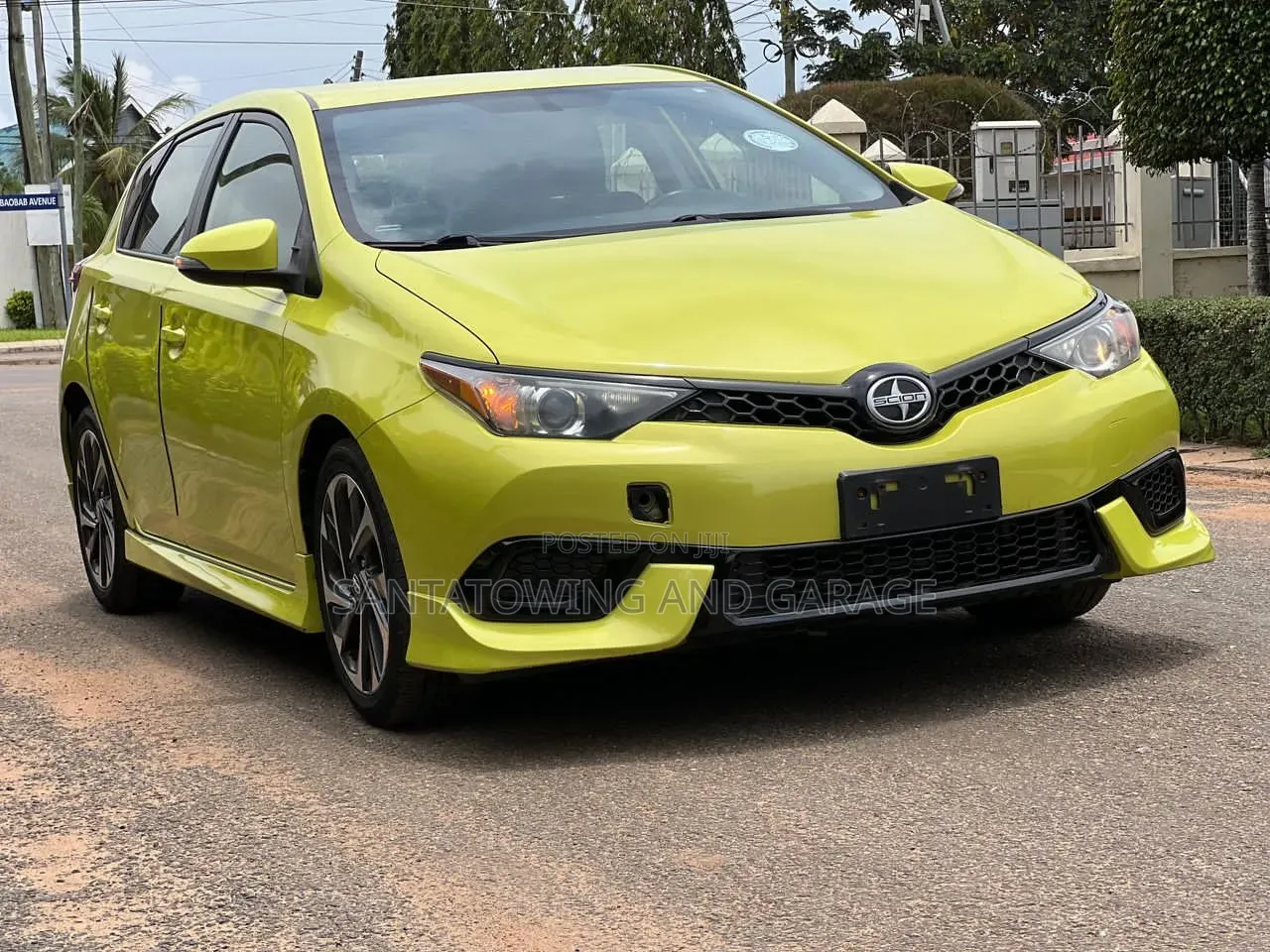Scion iM Base 2016 Yellow
