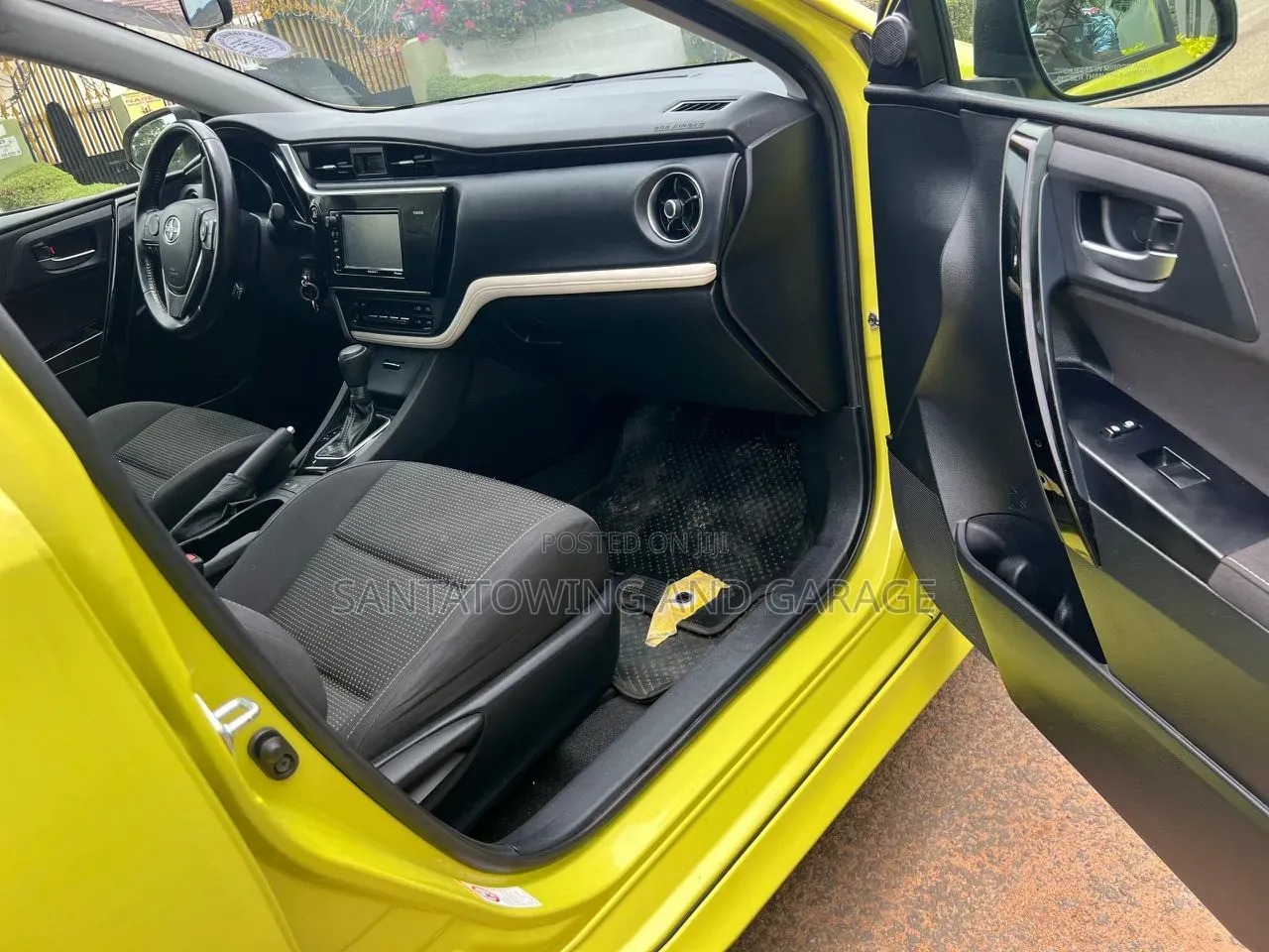 Scion iM Base 2016 Yellow