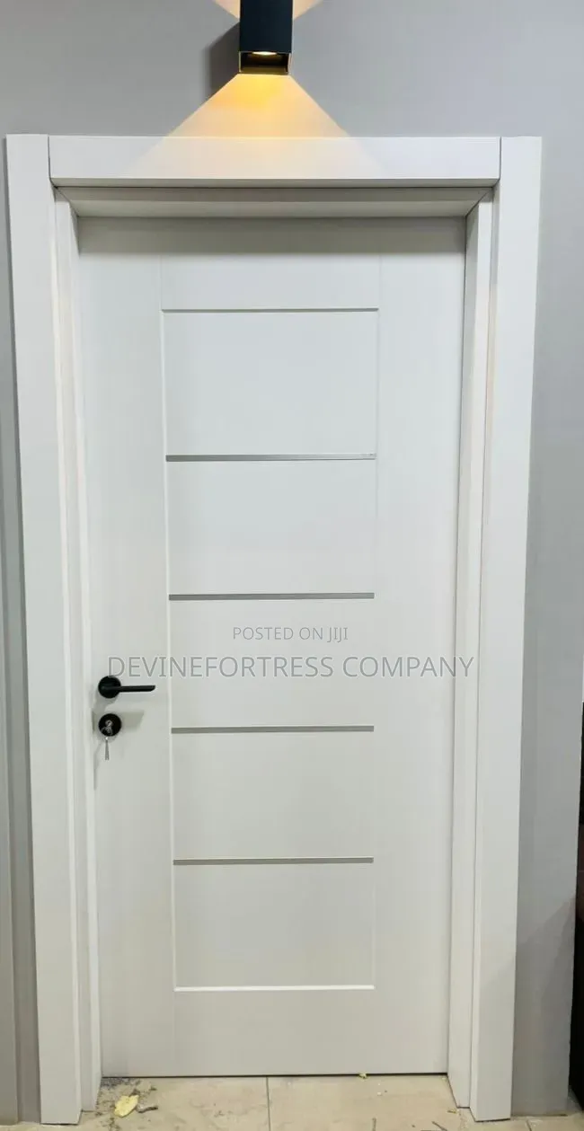 Quality Luxury Bedroom Doors for All Buildings// Brown/ White