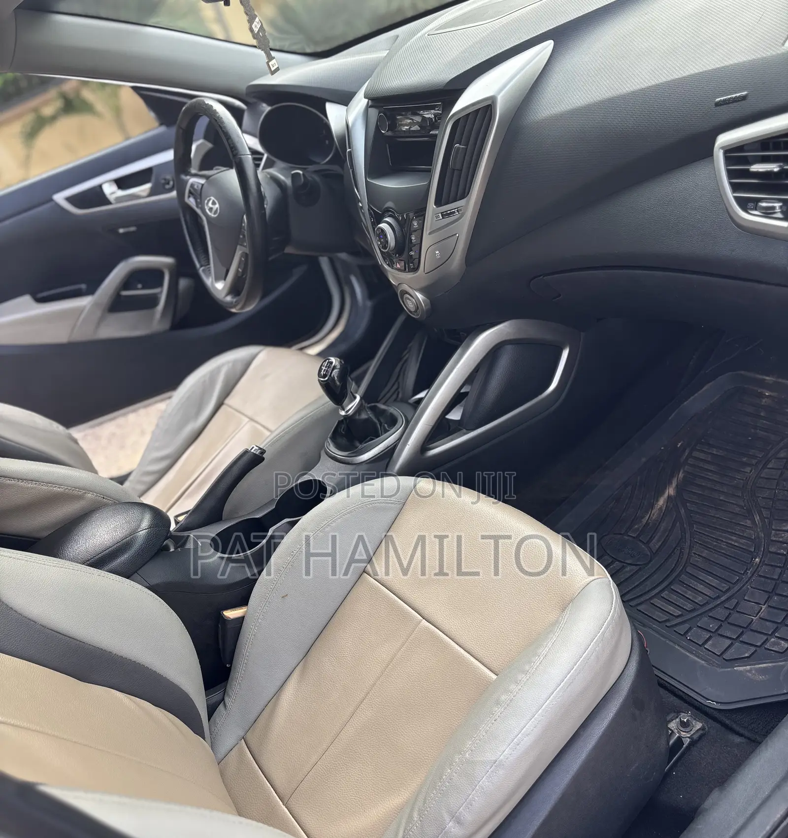 Hyundai Veloster 2013 White