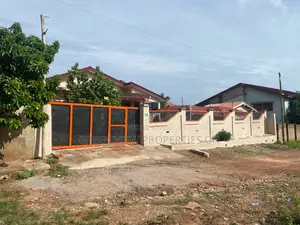 2bdrm House in West Hills Mall Area for rent
