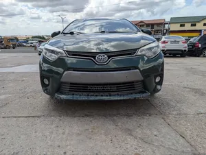 Toyota Corolla LE 4dr Sedan (1.8L 4cyl CVT) 2015 Green