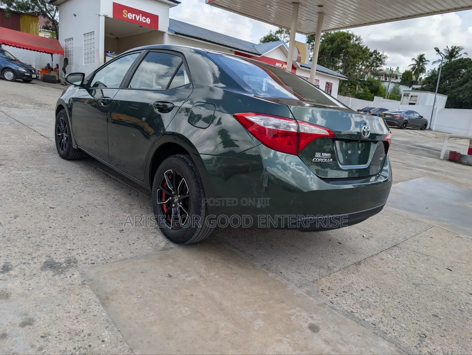 Toyota Corolla LE 4dr Sedan (1.8L 4cyl CVT) 2015 Green