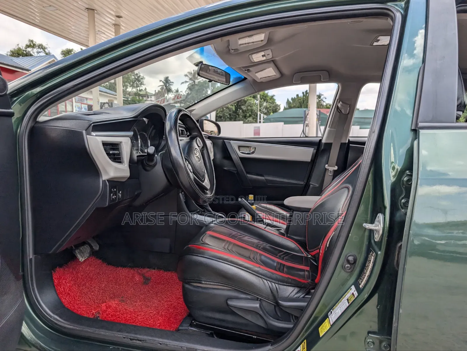 Toyota Corolla LE 4dr Sedan (1.8L 4cyl CVT) 2015 Green