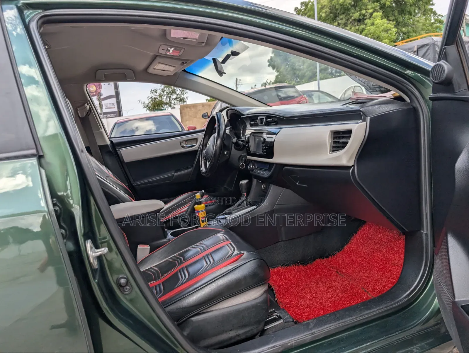 Toyota Corolla LE 4dr Sedan (1.8L 4cyl CVT) 2015 Green