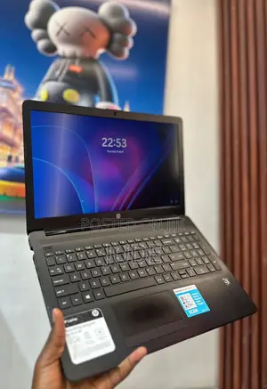 Laptop HP 15-dw1197nia 4GB AMD Ryzen 3 SSD 128GB