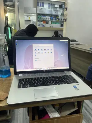 Laptop HP Envy 17 8GB Intel Core i7 HDD+SSD 500GB