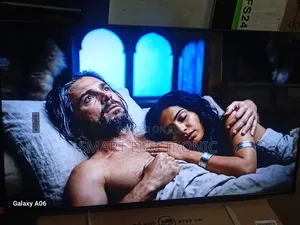 Samsung 43” Dynamic Color Smart Television