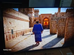 Samsung 43” Led Smart Television With HDR