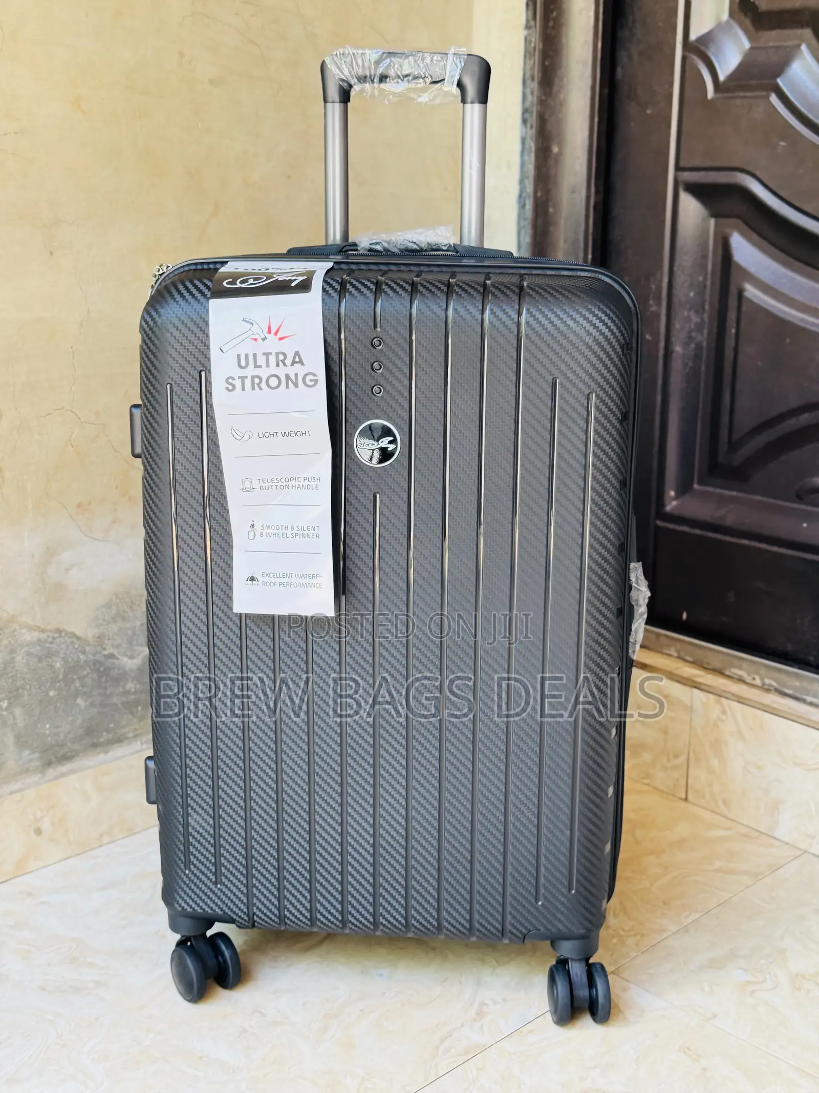 Ultra Strong 24 Inches Single Medium Size Unbreakable Traveling Bag.