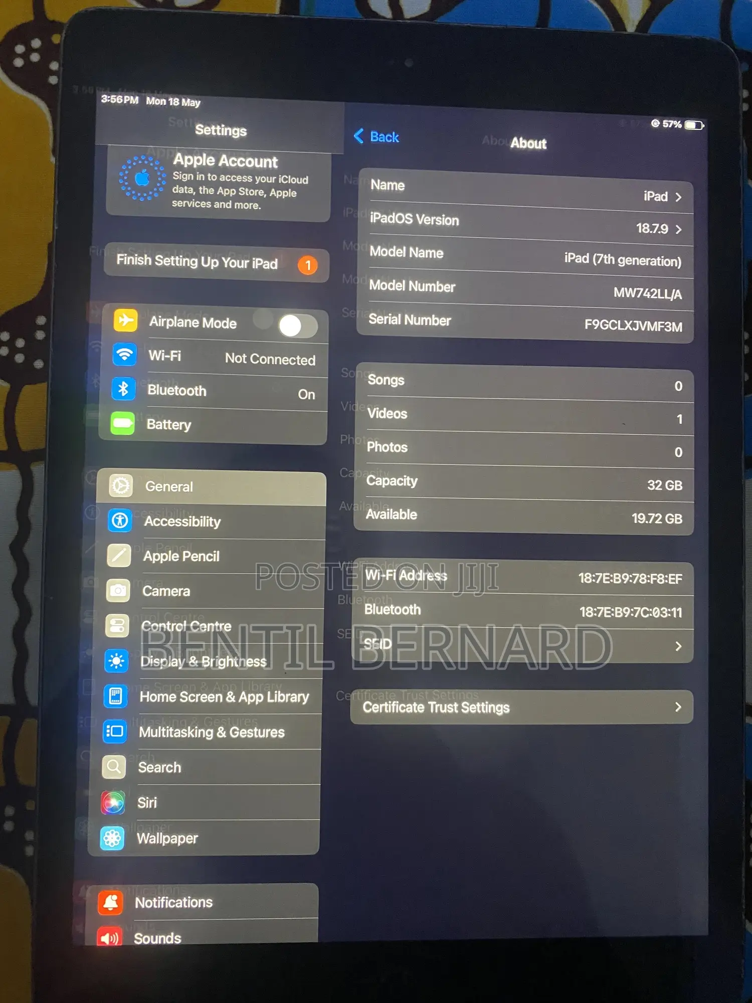 Apple iPad 10.2 (2019) 32 GB Gray