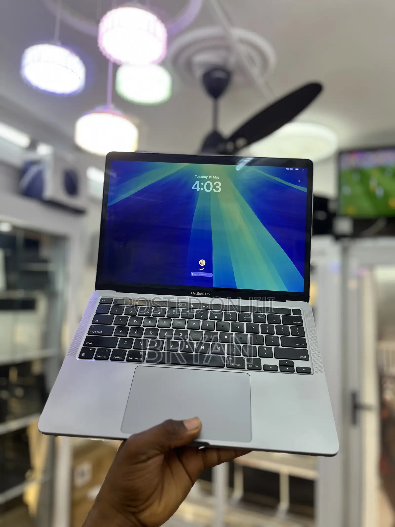 Laptop Apple MacBook Pro 2020 M1 16GB Apple M1 Pro SSD 256GB