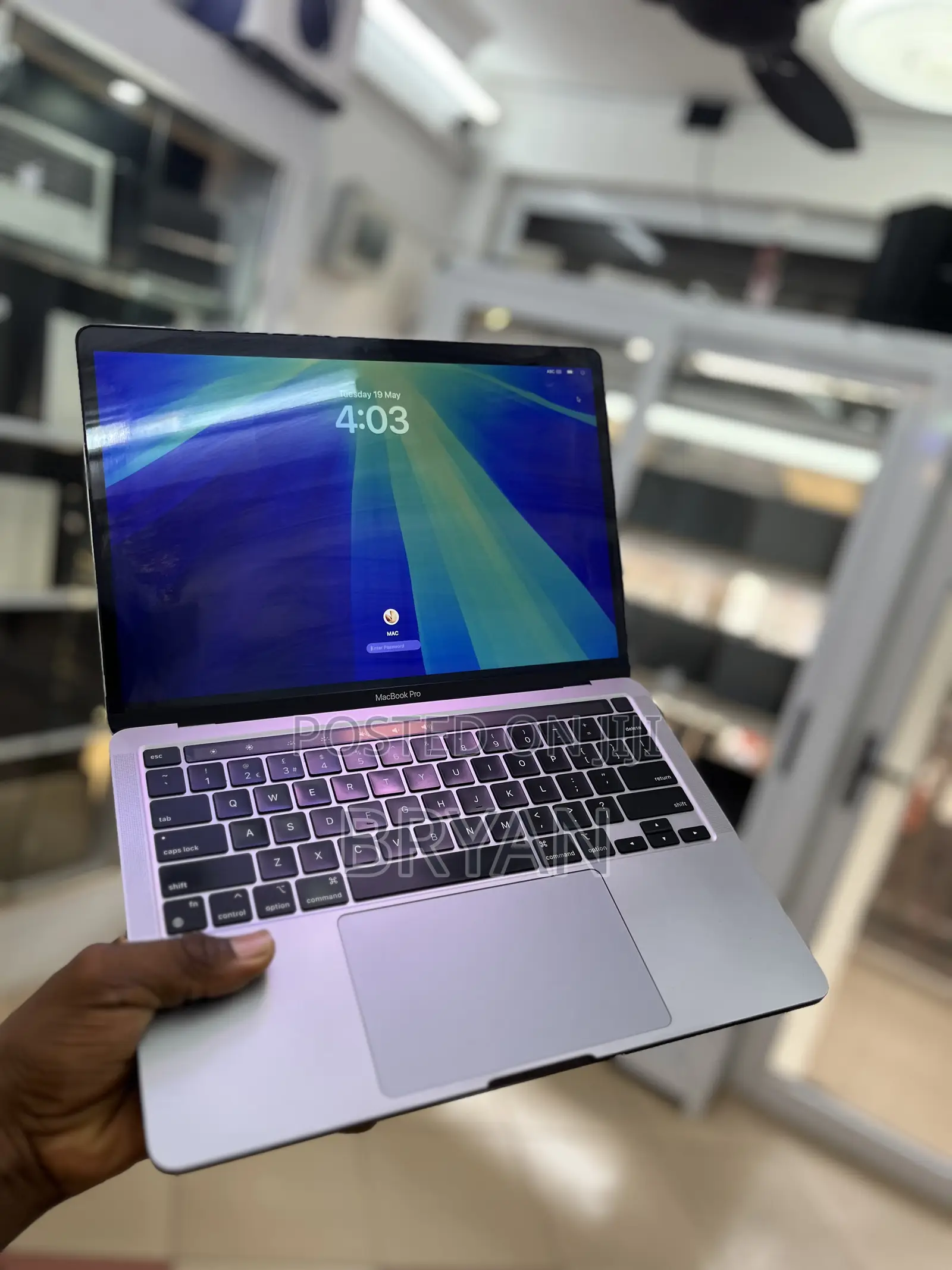 Laptop Apple MacBook Pro 2020 M1 16GB Apple M1 Pro SSD 256GB