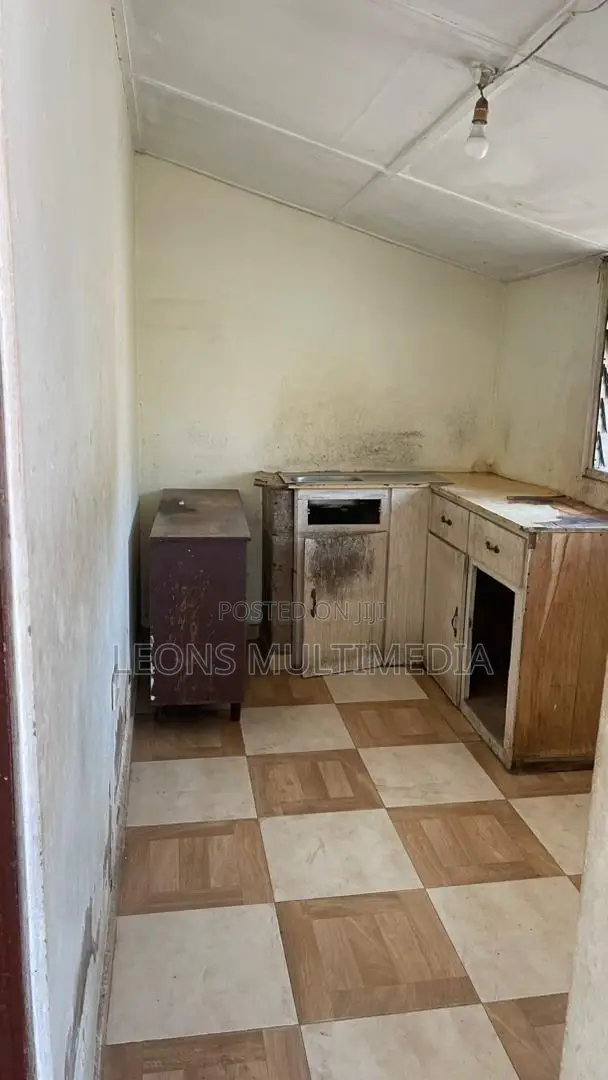 3bdrm Apartment in Mile 7 for rent