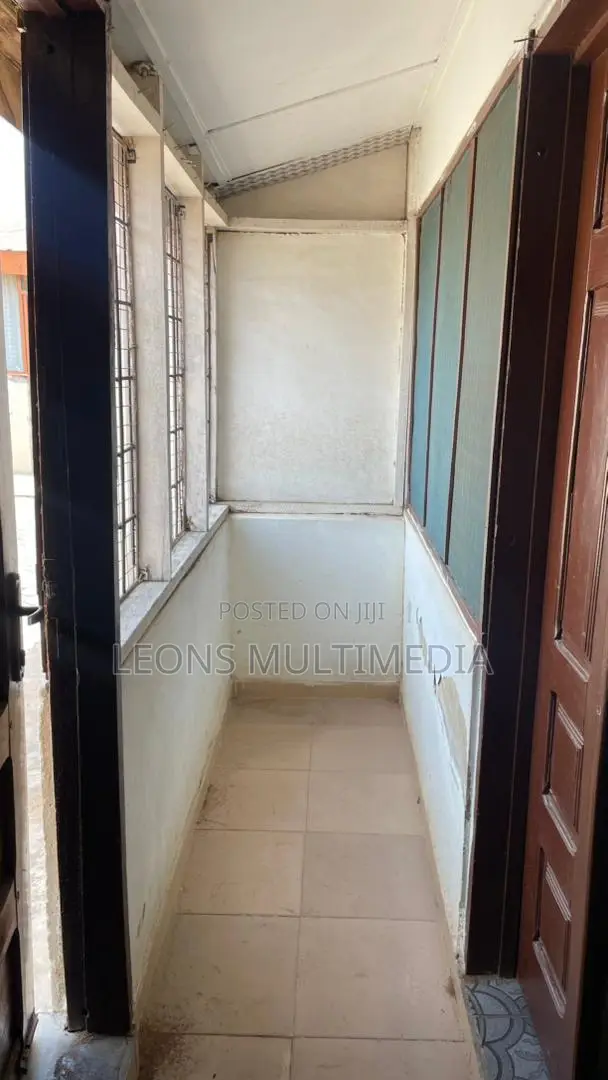 3bdrm Apartment in Mile 7 for rent
