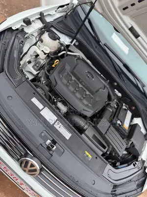 Volkswagen Passat 2.0T Wolfsburg Edition 2019 White