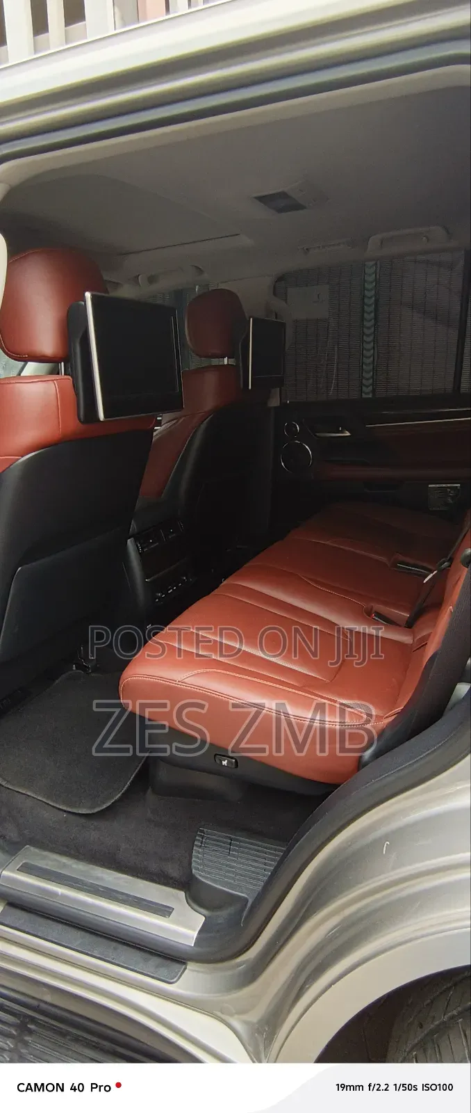 Lexus LX 570 AWD 2020 Gold