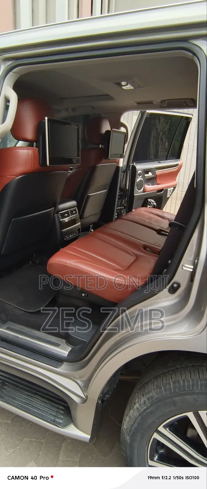 Lexus LX 570 AWD 2020 Gold