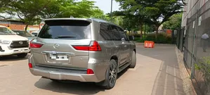 Lexus LX 570 AWD 2020 Gold