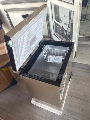 Spacious 150l Chest Freezer Perfect for Commercial Home Use