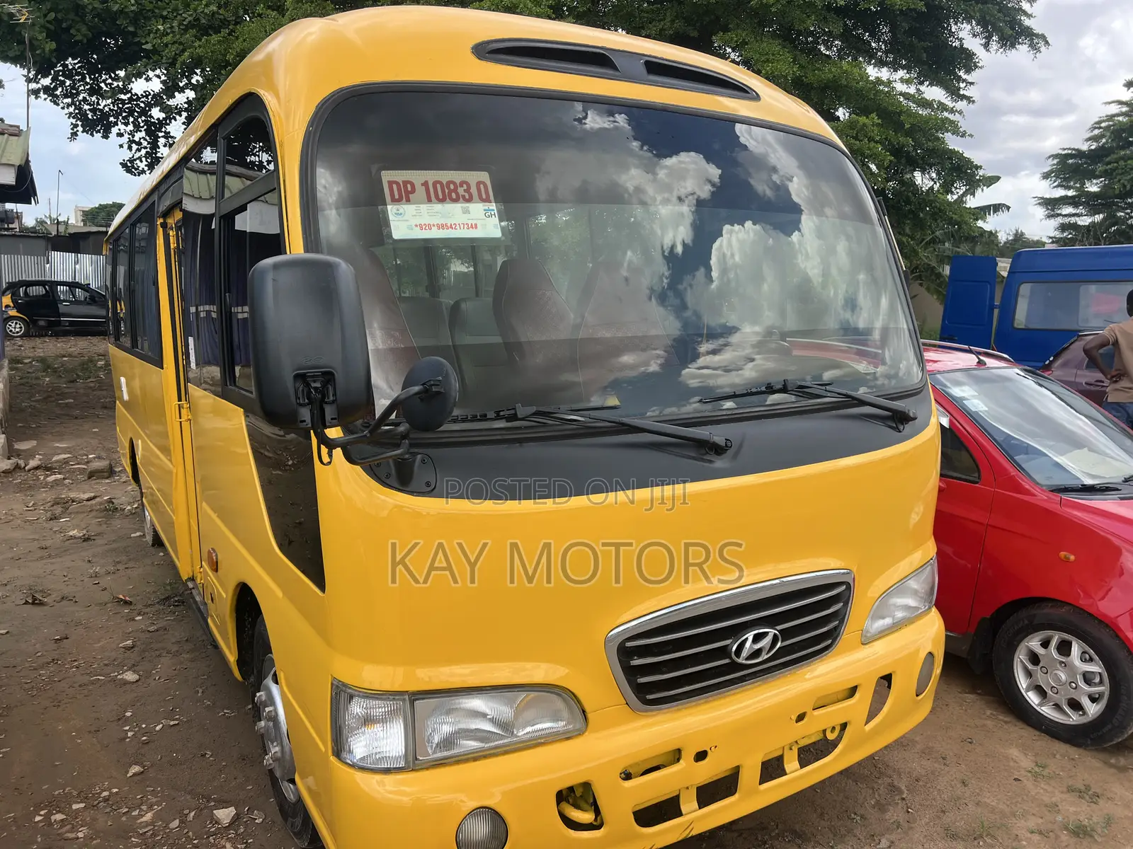 Hyundai County 2011 Yellow