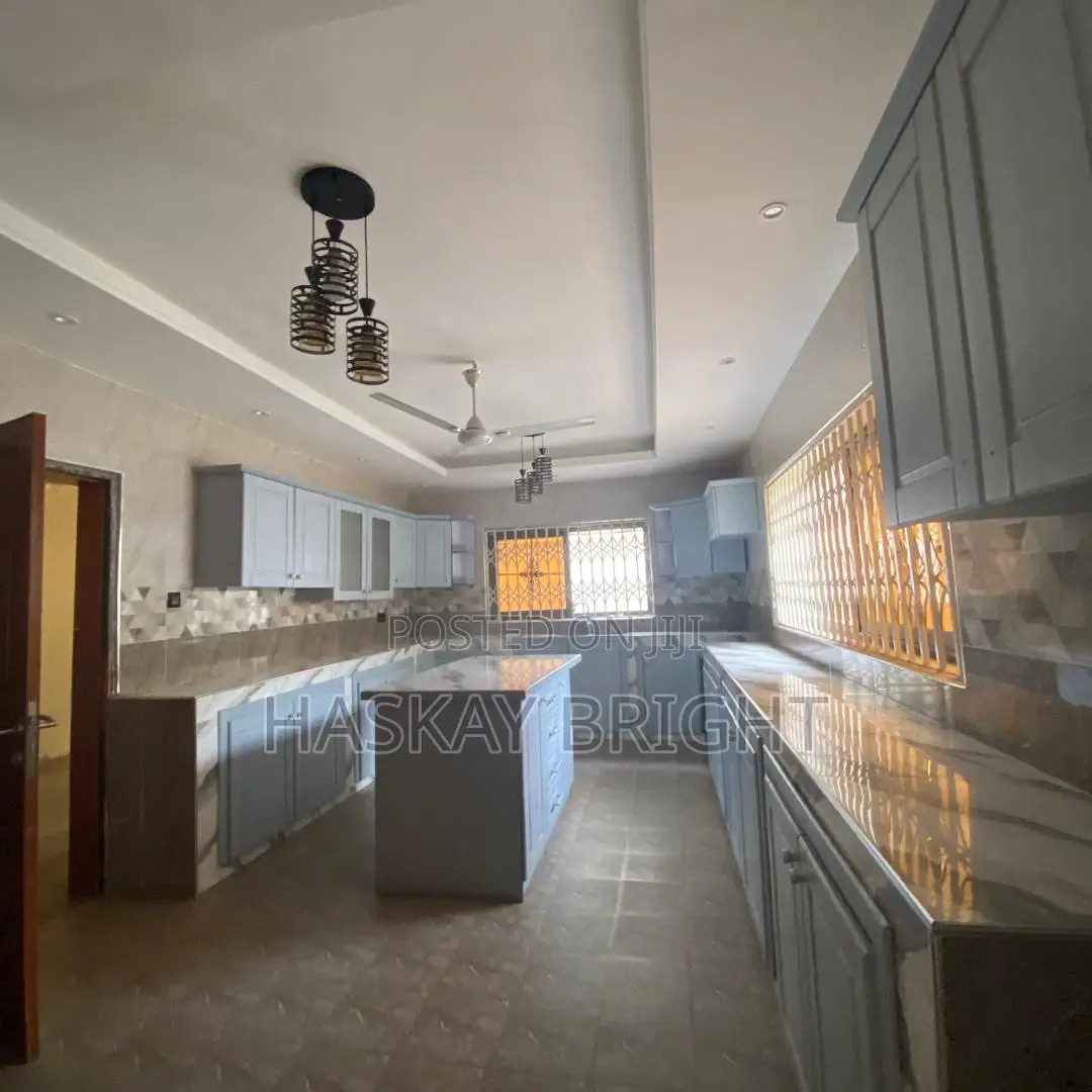 7bdrm House in Achimota for rent