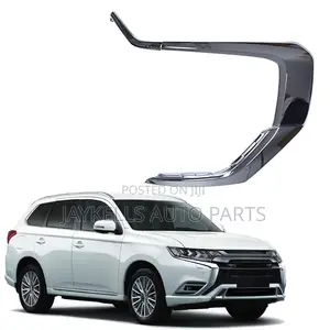 2016-2018 Mitsubishi Outlander Headlight Chrome