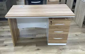 Office Table (M1610a)