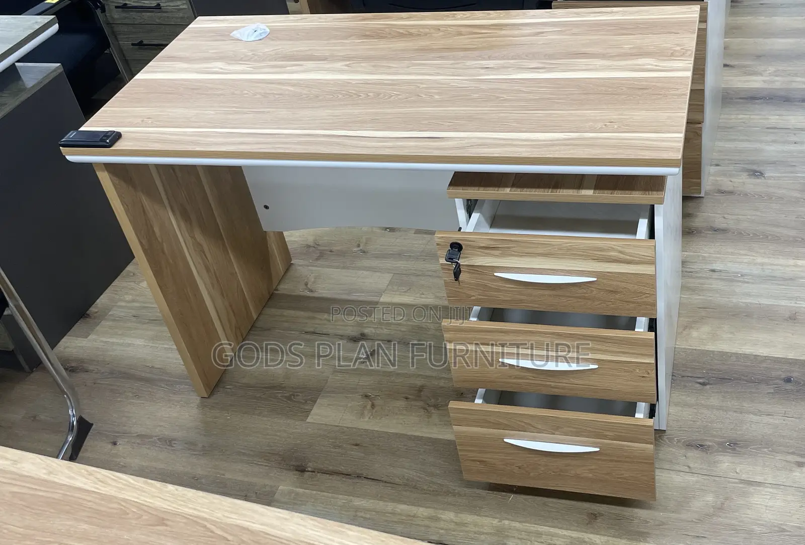 Office Table (M1610a)
